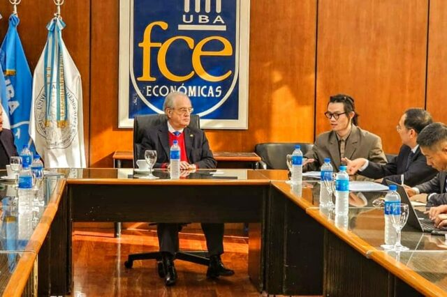 Con foco en la Cooperación Académica Internacional, la FCE se reunió con la Universidad del Sudoeste de Finanzas y Economía de China (SWUFE)